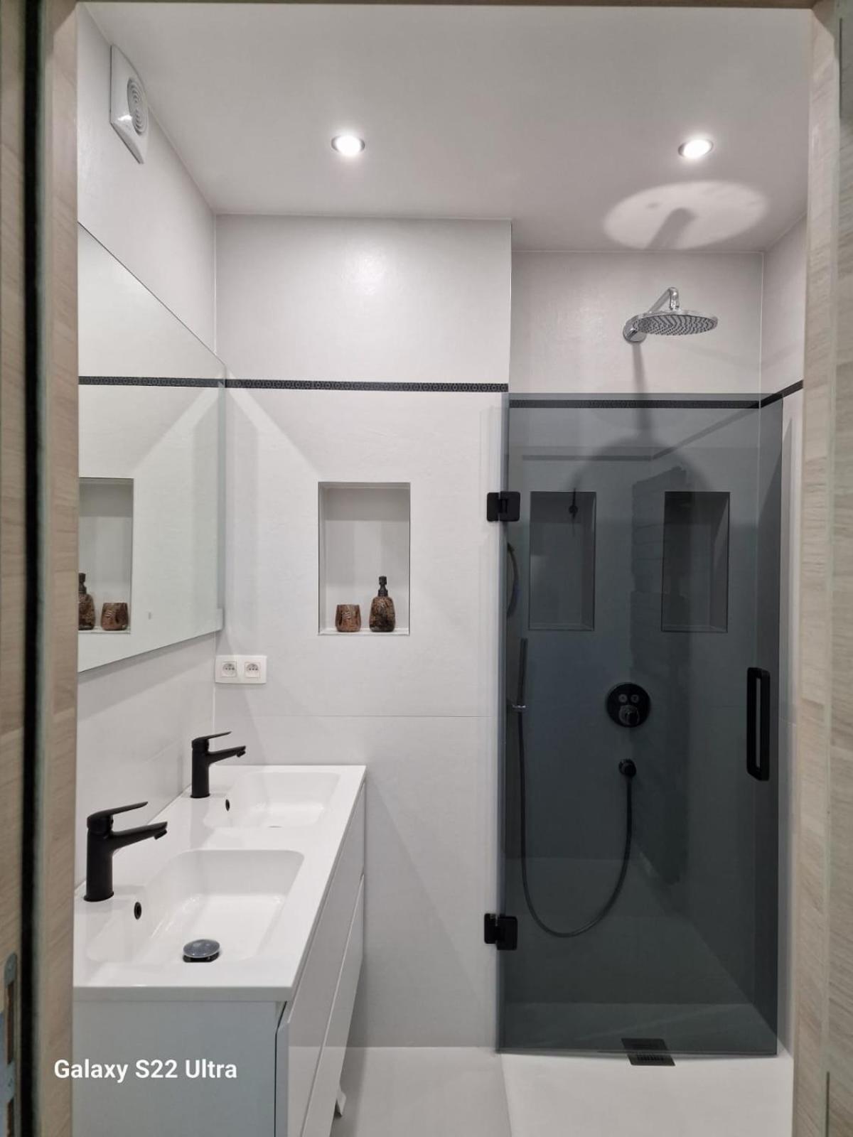 Luxury Renovated 3 Rooms Apartment Остенде Екстер'єр фото